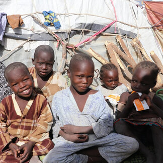 enfants avec des aliments fortifiés